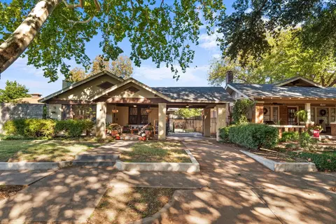 2230 Mistletoe Ave, Fort Worth, TX 76110