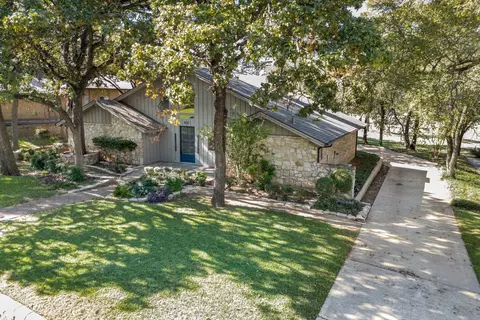 2112 Franklin Dr, Arlington, TX 76011