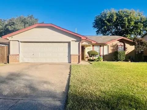 1912 Steinburg Ln, Fort Worth, TX 76134