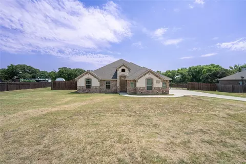 184 Briar Meadows Cir, Azle, TX 76020