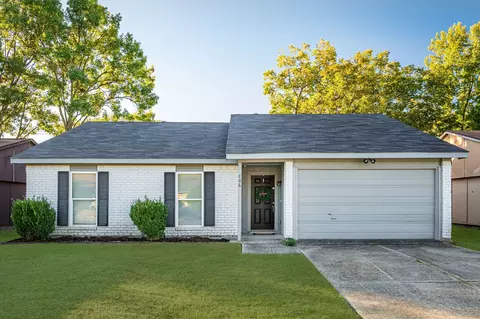 806 Rolling Ridge Dr, Allen, TX 75002