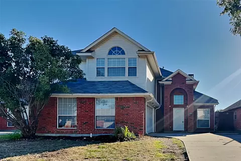 2206 Ashwood Ct, Carrollton, TX 75006