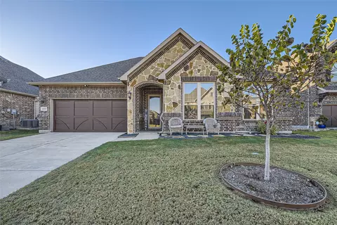 4520 Sunflower Dr, Mansfield, TX 76063