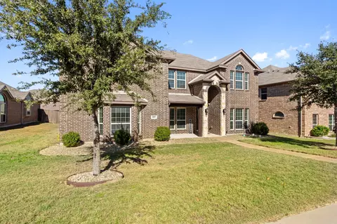 1805 Lakeview Dr, Desoto, TX 75115