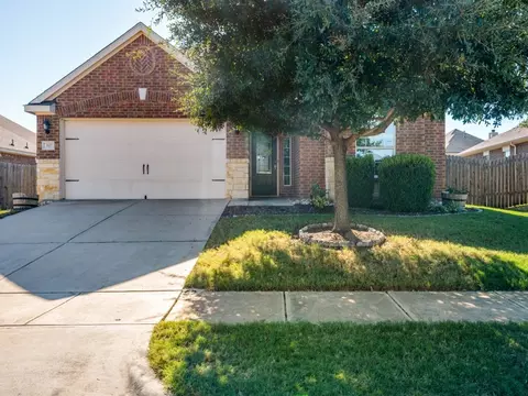 512 Bailer Dr, Crowley, TX 76036