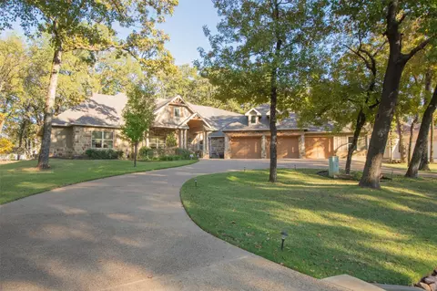 124 Saint Andrews Dr, Mabank, TX 75156