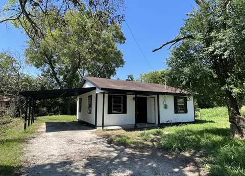 111 Brown St, Wills Point, TX 75169