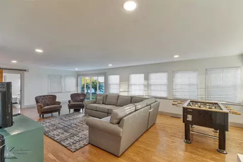 Living - 558 Apache Ln, Abilene, TX 79601 photo 2 of 4