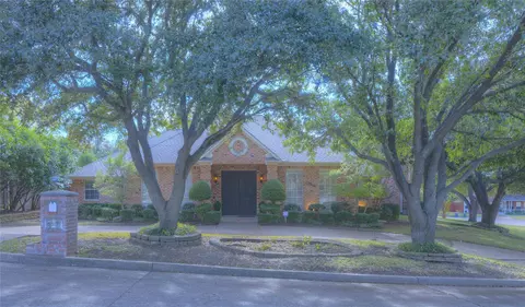 6636 Carston Ct, North Richland Hills, TX 76180