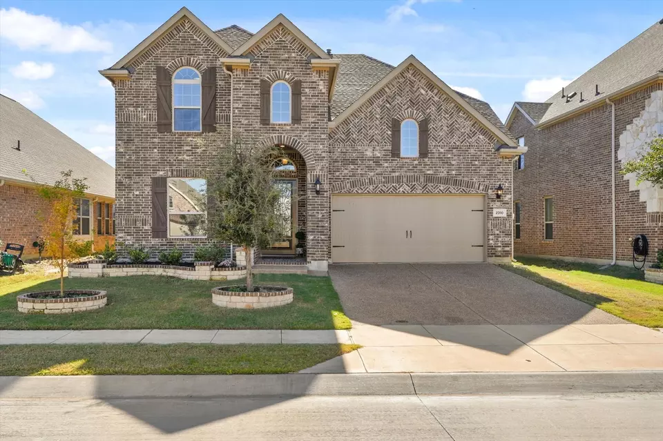 Exterior - 2310 Prairie Glen St, Lewisville, TX 75056 photo 1 of 7