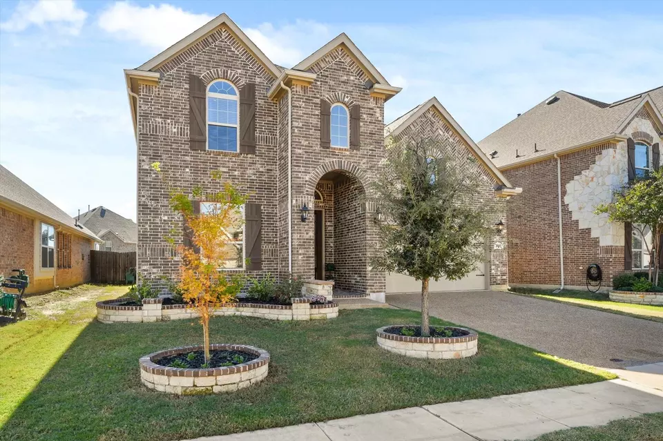 Exterior - 2310 Prairie Glen St, Lewisville, TX 75056 photo 6 of 7