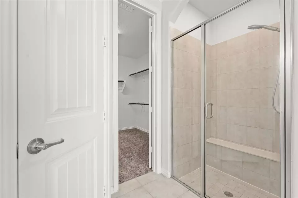 Entry Way - 2310 Prairie Glen St, Lewisville, TX 75056 photo 4 of 9