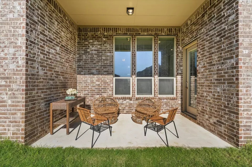 Exterior - 2310 Prairie Glen St, Lewisville, TX 75056 photo 3 of 7