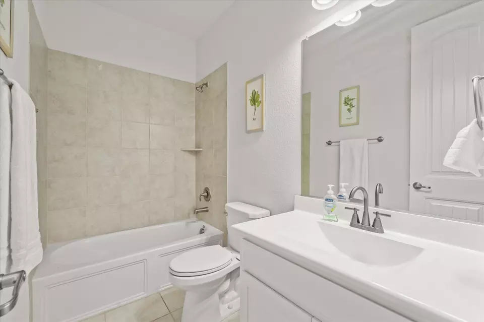 Bath - 2310 Prairie Glen St, Lewisville, TX 75056 photo 2 of 4