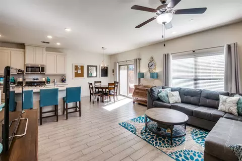 2728 Splendor Dr, Little Elm, TX 75068