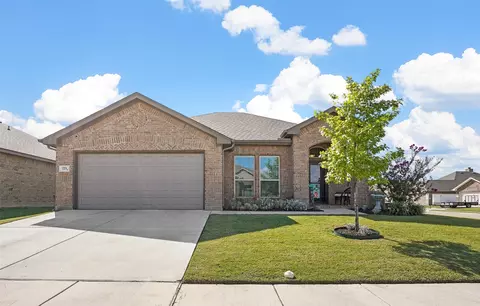 221 Angelina Ct, Azle, TX 76020