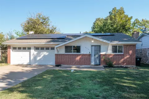 2907 Buena Vista Dr, Arlington, TX 76010