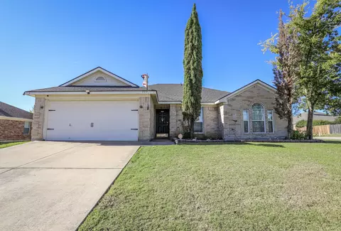 533 Reagan Ln, Burleson, TX 76028