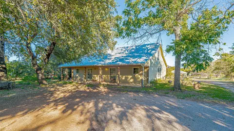 5625 Banks Rd, Fort Worth, TX 76140