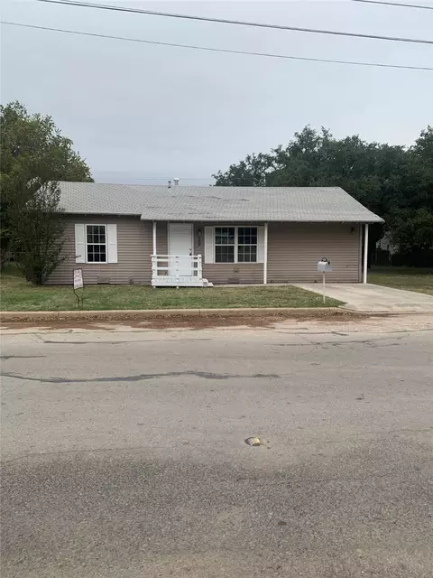 1303 Brooks Ave, Brownwood, TX 76801
