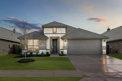 4545 Copper Point Dr, Crowley, TX 76036