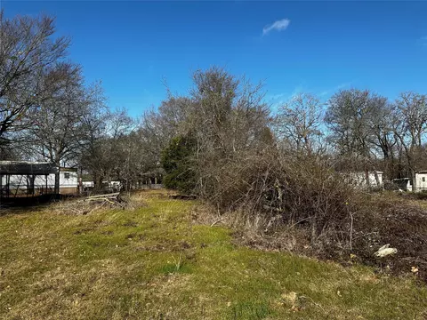 119 Lakeside Dr, Mabank, TX 75156