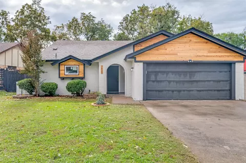 7520 Beckwood Dr, Fort Worth, TX 76112