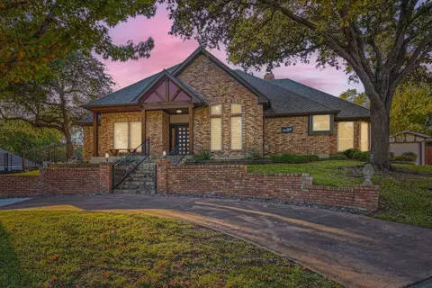 3633 Green Hollow Dr, Grand Prairie, TX 75052
