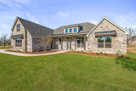 2712 Village Rd, Granbury, TX 76049