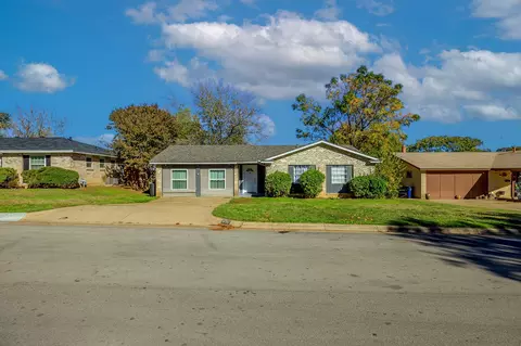 600 Shelmar, Euless, TX 76039 photo 4