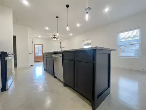 Entry Way - 607 W Baker St, Denison, TX 75020 photo 1 of 3