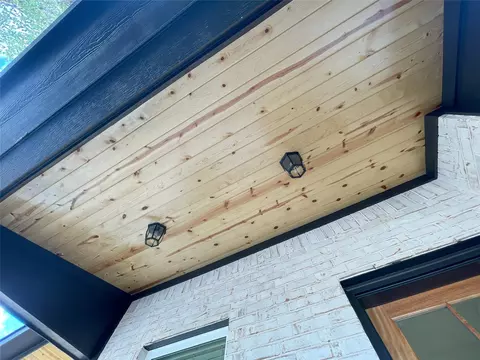 Exterior - 607 W Baker St, Denison, TX 75020 photo 2 of 3