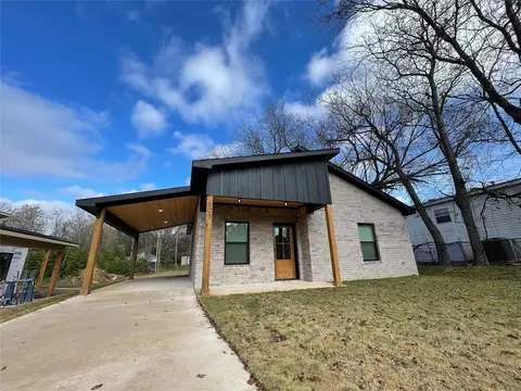 607 W Baker St, Denison, TX 75020