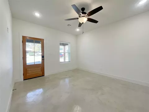 Living - 607 W Baker St, Denison, TX 75020 photo 1 of 1