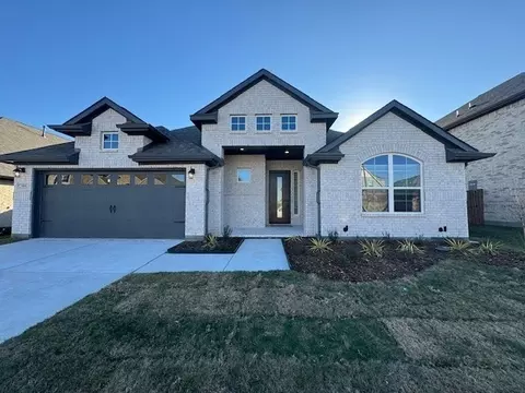 664 Red Maple Rd, Waxahachie, TX 75165