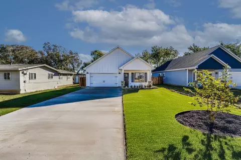 522 N Bryant Ave, Midlothian, TX 76065