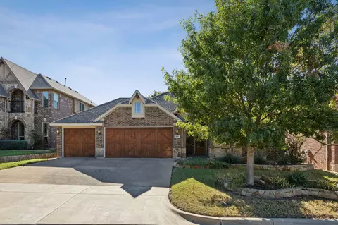 108 Ridgewood Dr, Euless, TX 76039