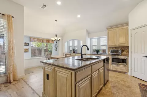 108 Ridgewood Dr, Euless, TX 76039 photo 9