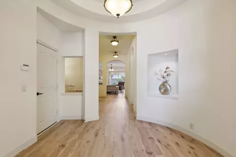 108 Ridgewood Dr, Euless, TX 76039 photo 3