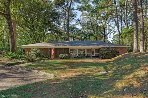 558 Spring Lake Cir, Shreveport, LA 71106