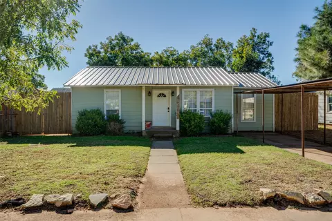 1005 SE Second St, Knox City, TX 79529