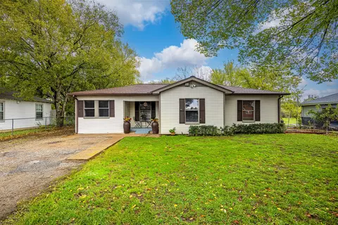 1230 Cabot Dr, Dallas, TX 75217