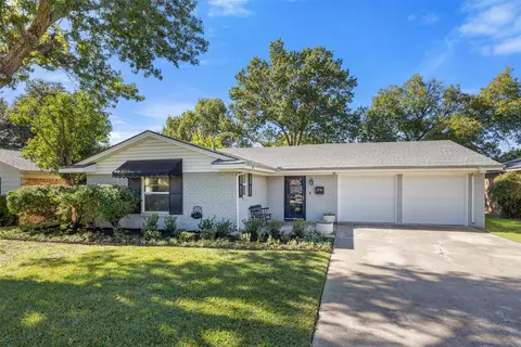 3716 Stadium Dr, Fort Worth, TX 76109