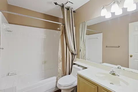 Bath - 204 Arwine Dr, Hurst, TX 76053 photo 4 of 4