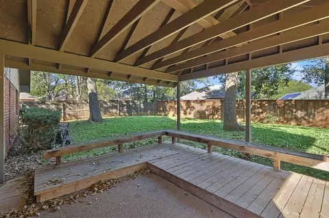 Exterior - 204 Arwine Dr, Hurst, TX 76053 photo 4 of 8