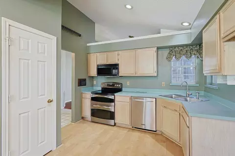 Kitchen - 204 Arwine Dr, Hurst, TX 76053 photo 1 of 3