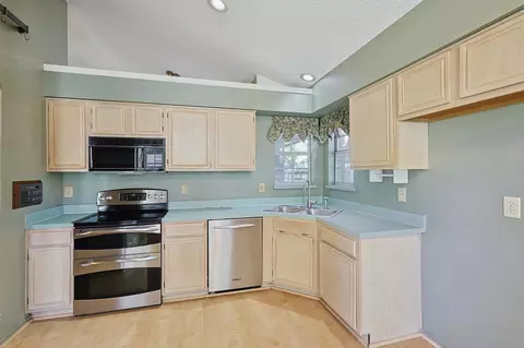 Kitchen - 204 Arwine Dr, Hurst, TX 76053 photo 2 of 3