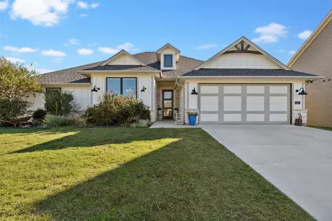 230 Buckeye Dr, Weatherford, TX 76086