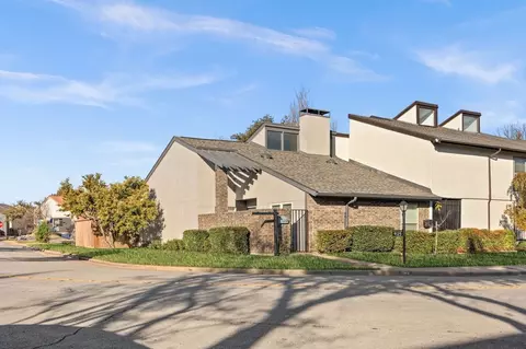 9125 Emberglow Ln, Dallas, TX 75243