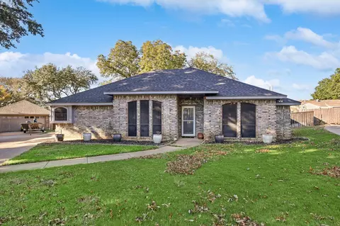 1417 Bayou Rd, Grapevine, TX 76051
